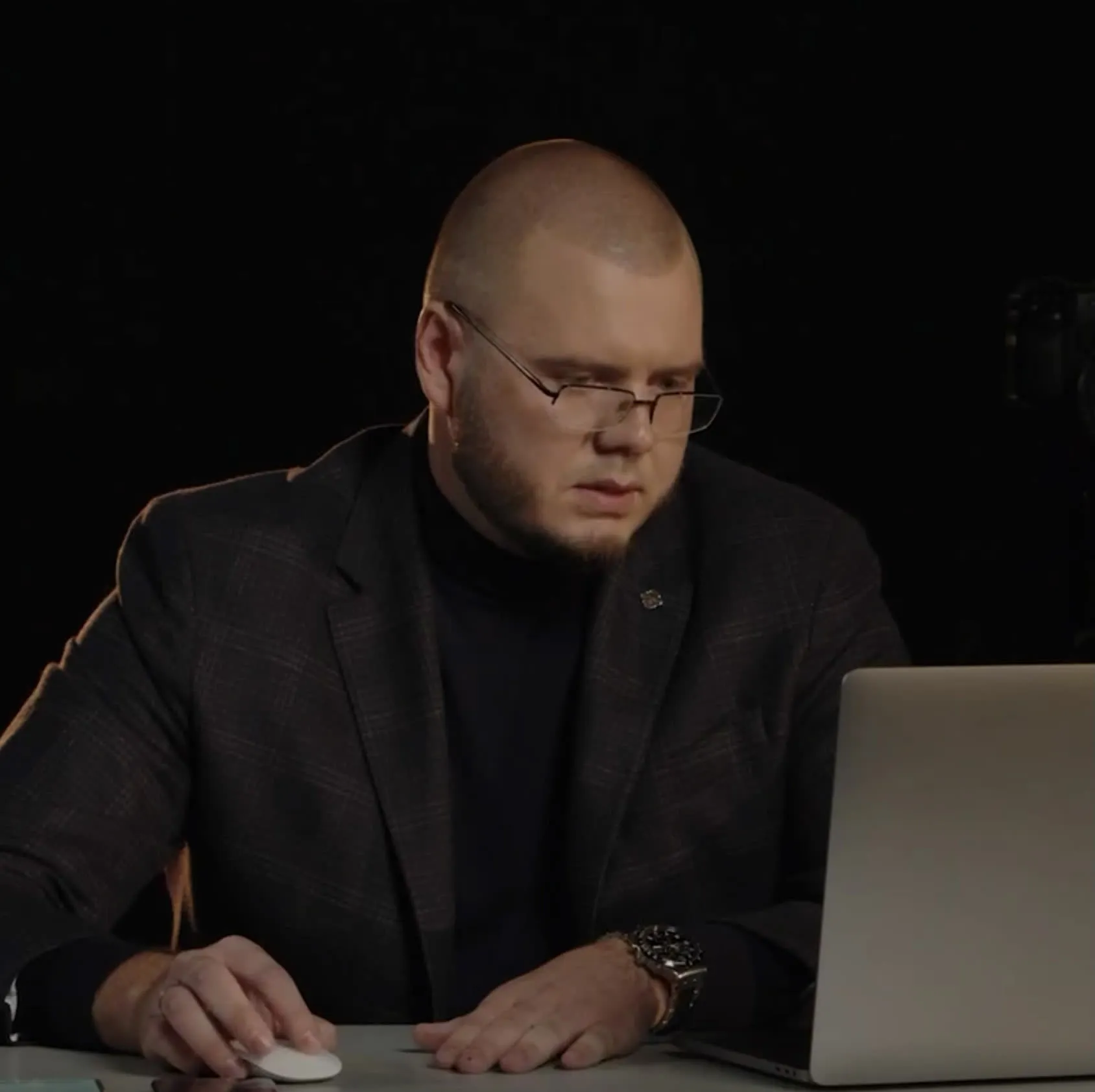 Владислав Деркач — отзывы и рейтинг