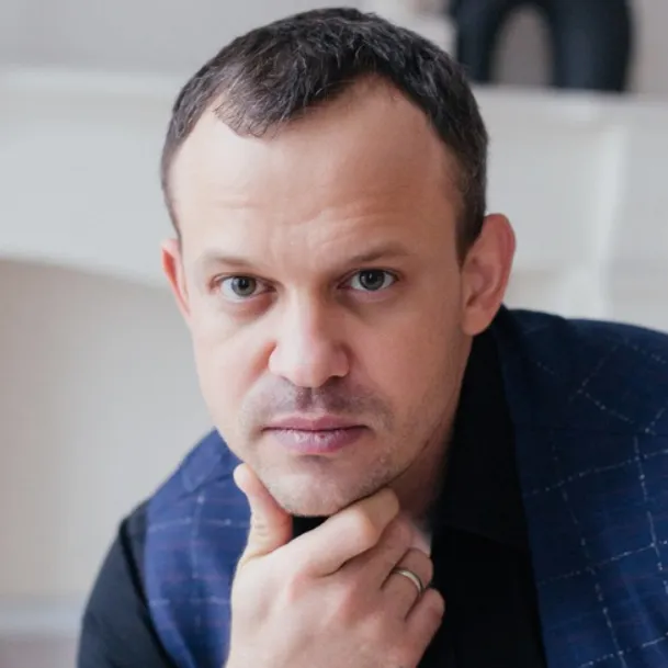 Владислав Сучков — отзывы и рейтинг